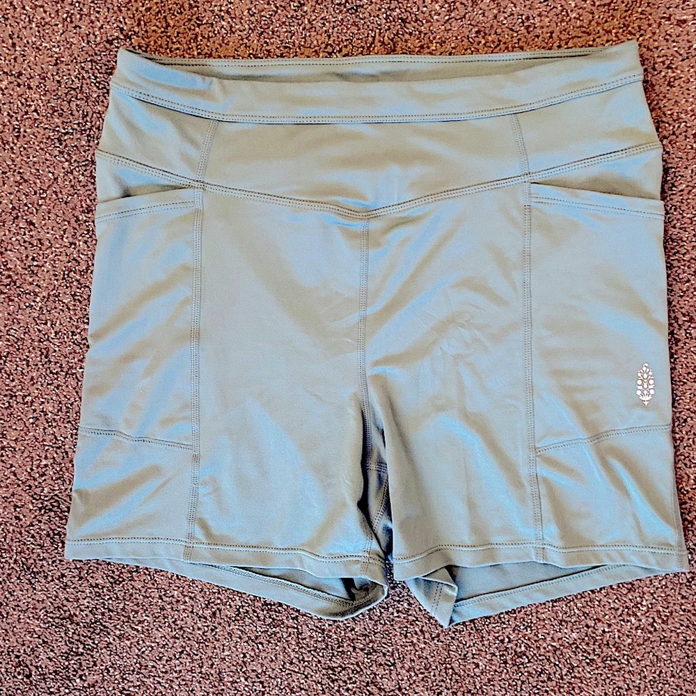 Free Movement size L high waisted